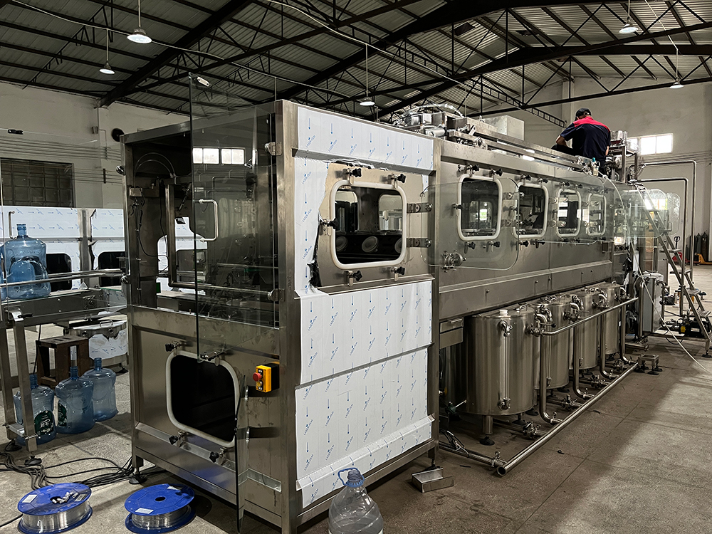 3/5 Gallon Automatic Cleaning and Linear Filling Machine